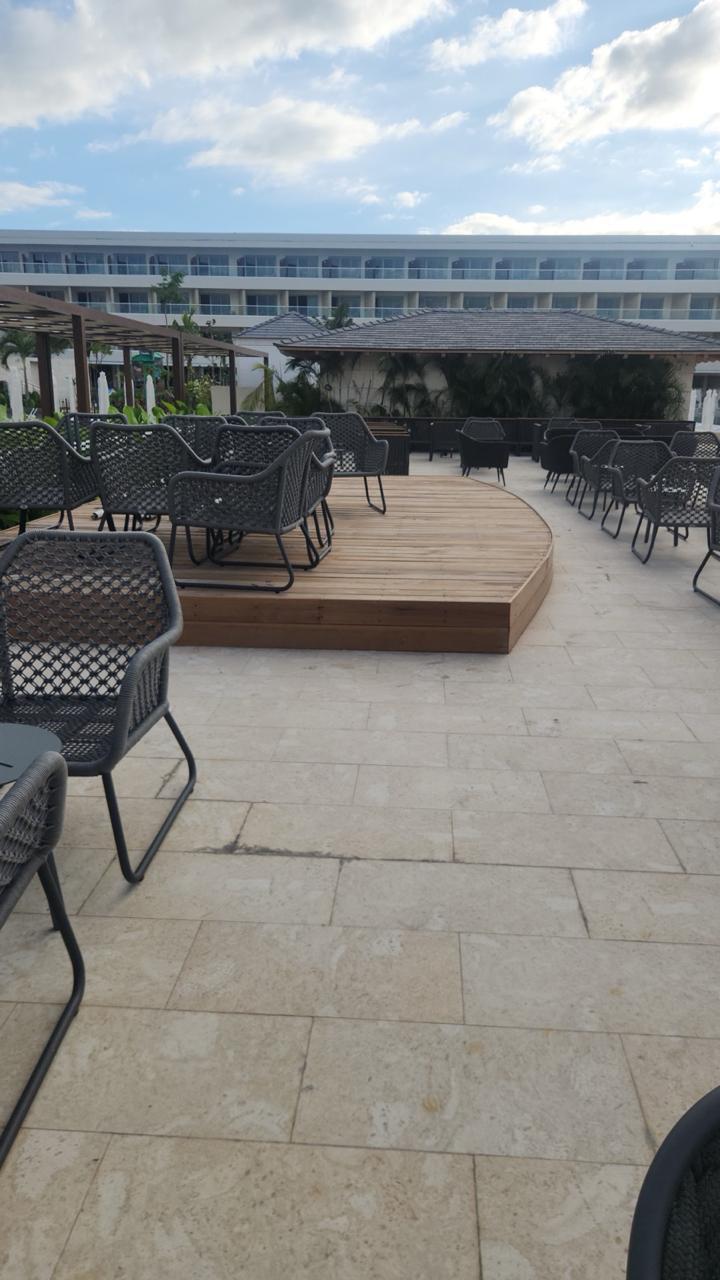 Deck exterior semicircular