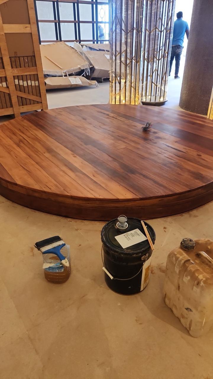 Tarima circular en madera
