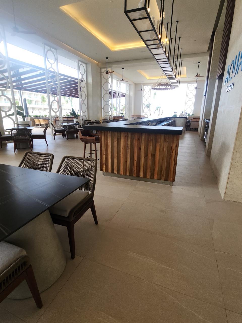 Barra en U para restaurante al aire libre