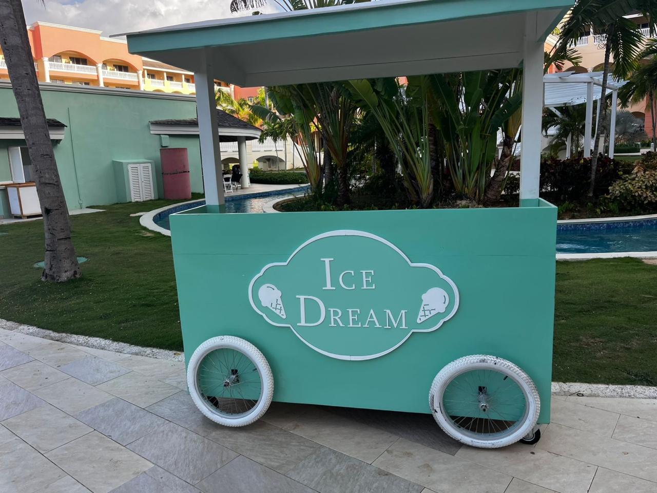 Carrito de helados con ruedas