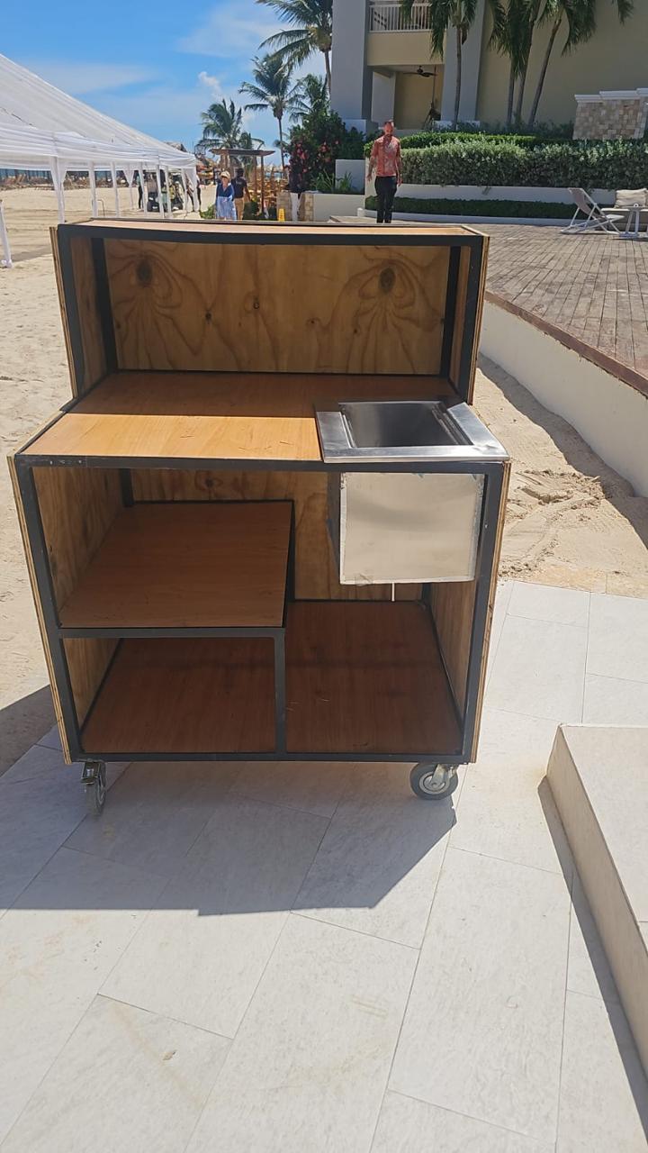 Carrito de servicio de playa con fregadero