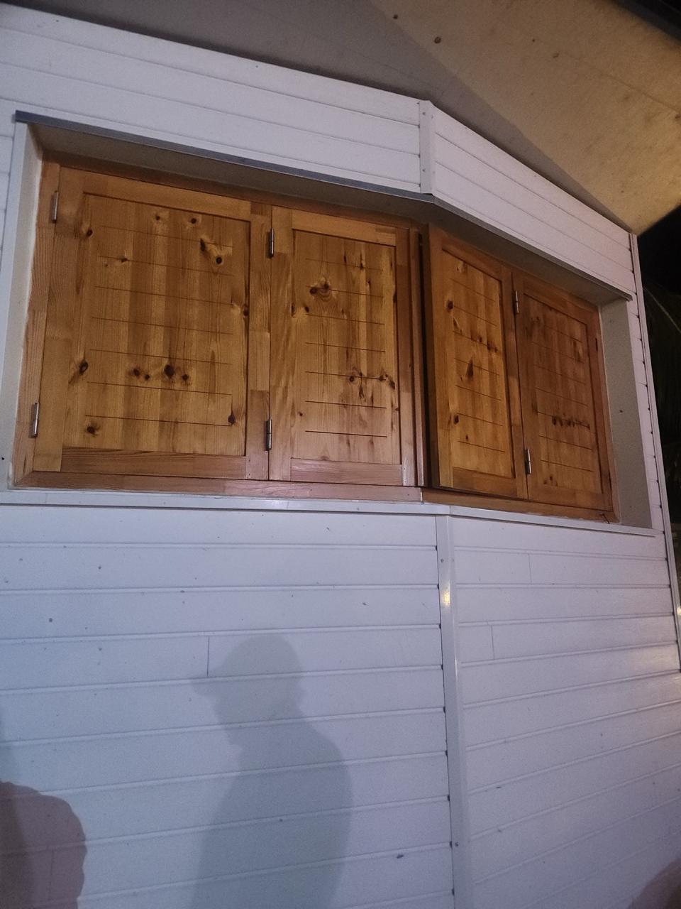 Ventanas abatibles en pino