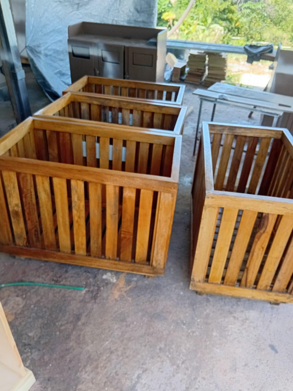 Maceteros de listones de madera