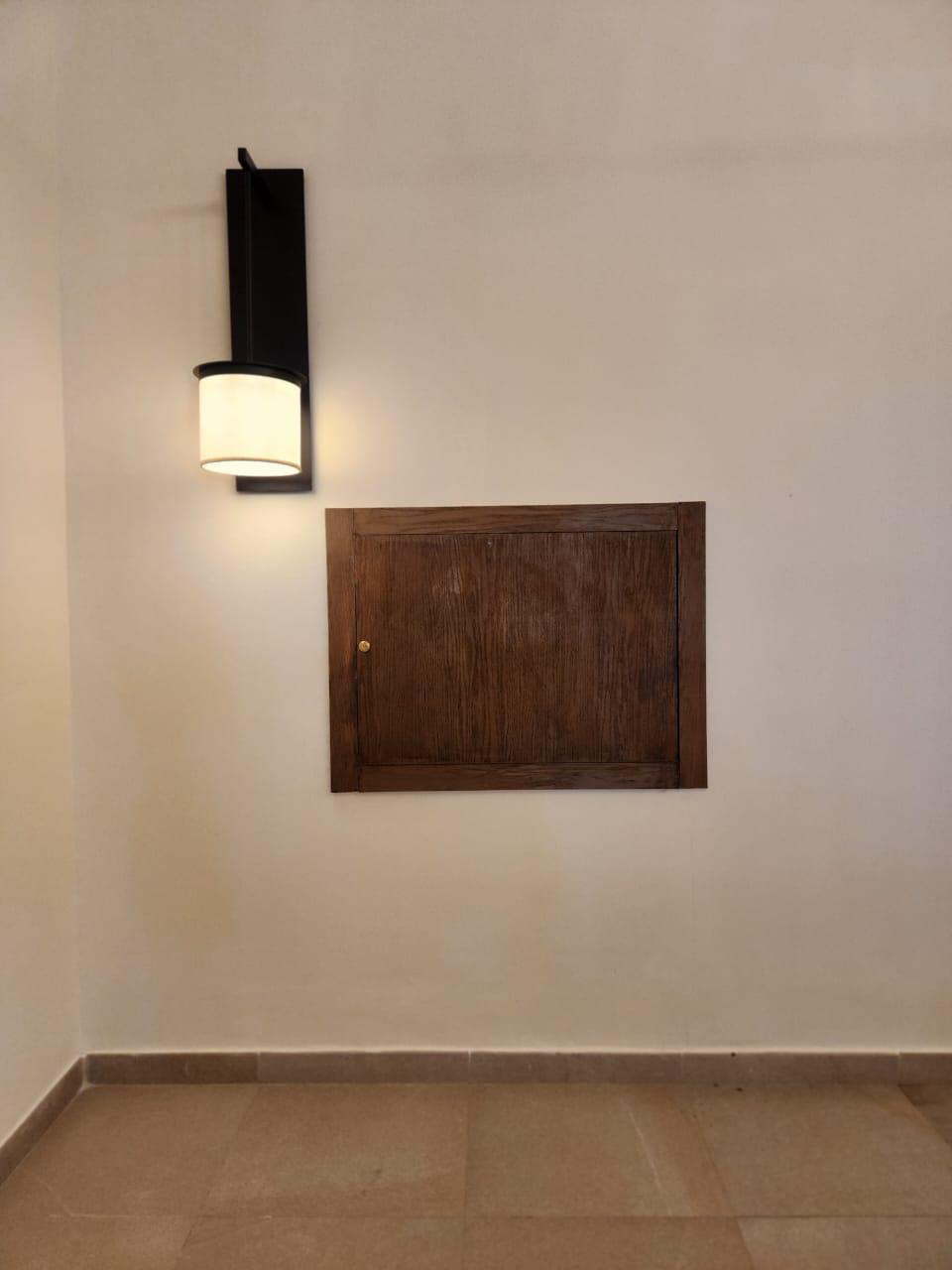Puerta de registro en madera